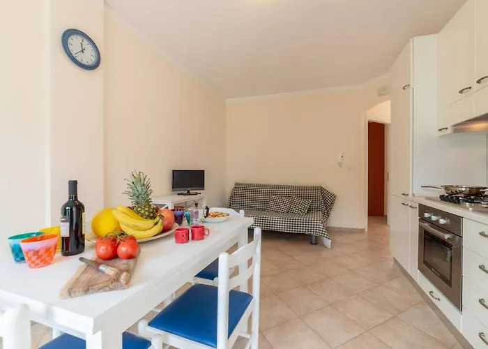 Bright Near The In * Otranto